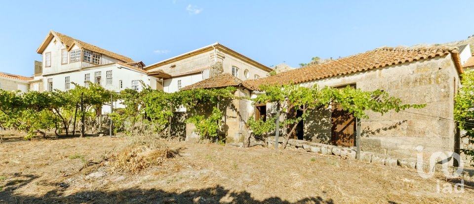 Ferme T8 à São Martinho de Mouros de 558 m²