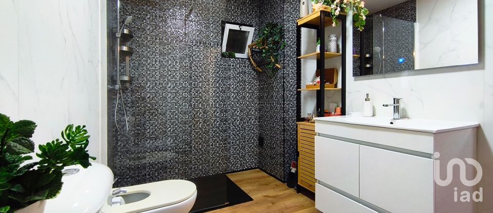 Maison T3 à Alvarães de 173 m²