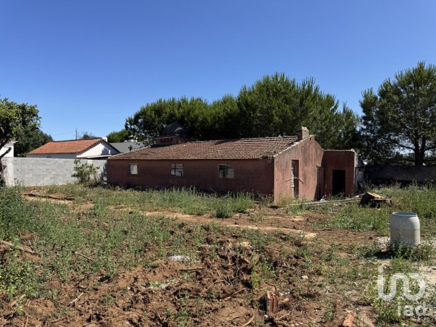 Single story home T2 in Rio de Mouro of 106 m²