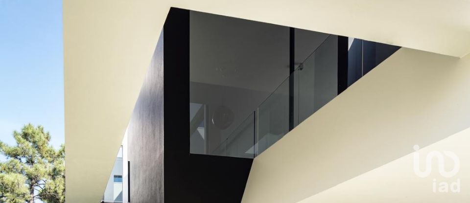 Moradia T5 em Charneca De Caparica E Sobreda de 430 m²