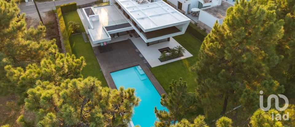 Moradia T5 em Charneca De Caparica E Sobreda de 430 m²