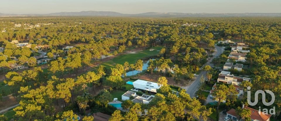 Moradia T5 em Charneca De Caparica E Sobreda de 430 m²