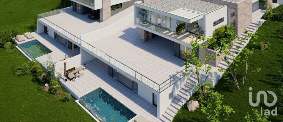 House T4 in Igreja Nova e Cheleiros of 326 m²