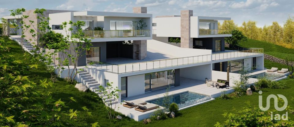 House T4 in Igreja Nova e Cheleiros of 326 m²