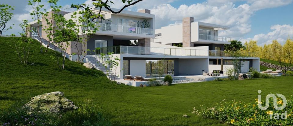 House T4 in Igreja Nova e Cheleiros of 326 m²