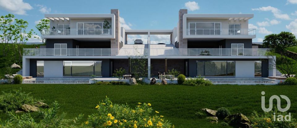 House T4 in Igreja Nova e Cheleiros of 326 m²