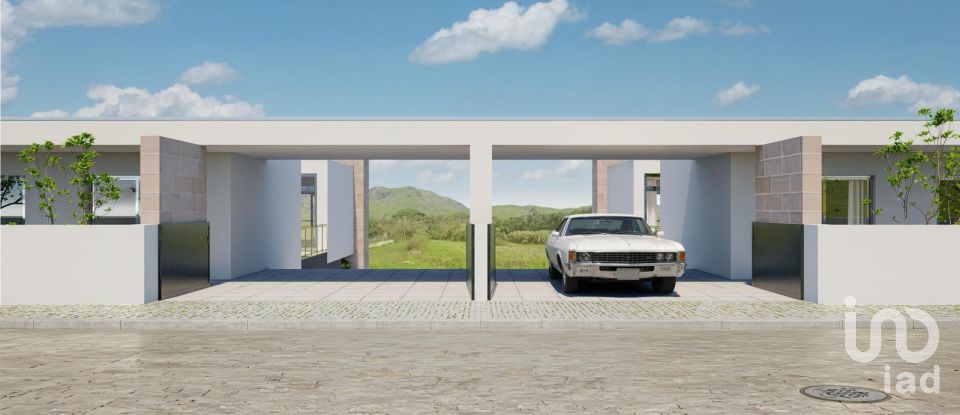 House T4 in Igreja Nova e Cheleiros of 326 m²