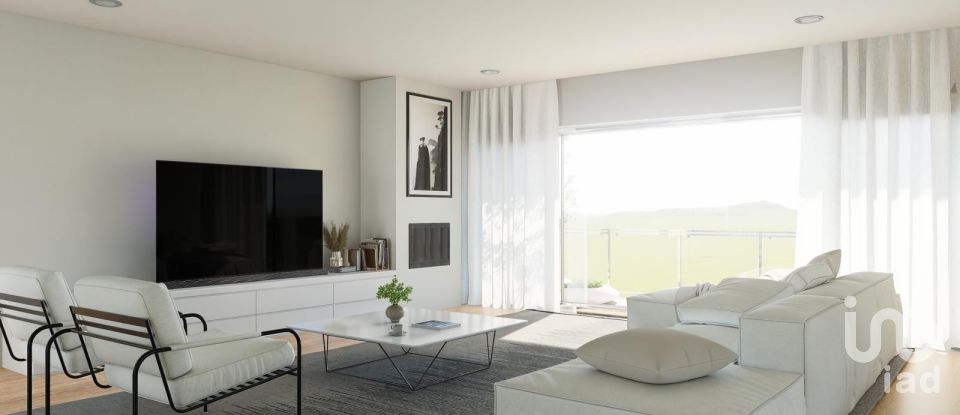 House T4 in Igreja Nova e Cheleiros of 326 m²
