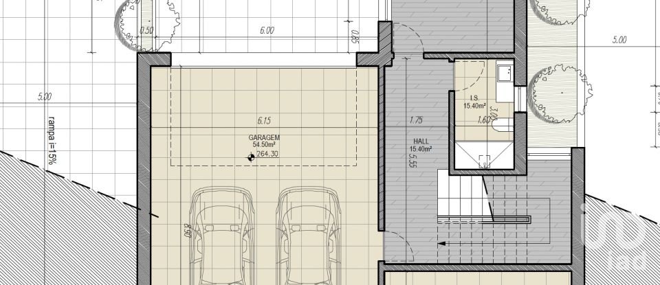 House T4 in Igreja Nova e Cheleiros of 326 m²