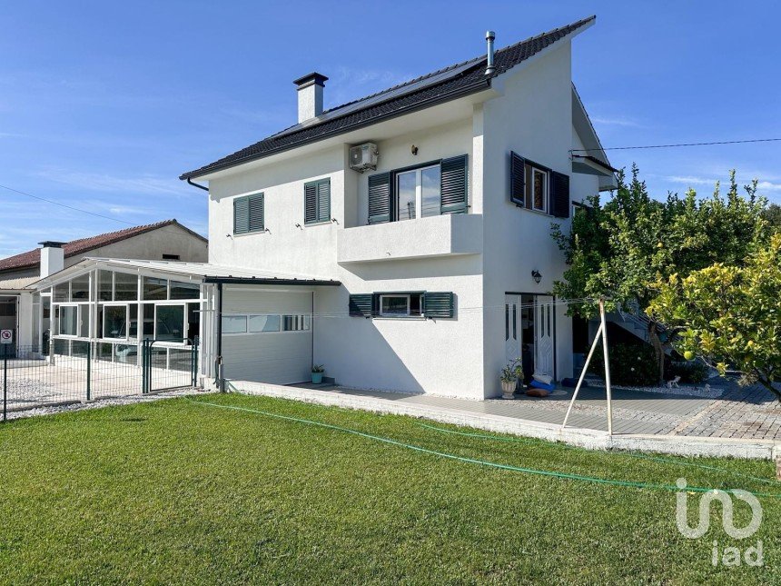 Casa de aldeia T4 em Vitorino das Donas de 200 m²