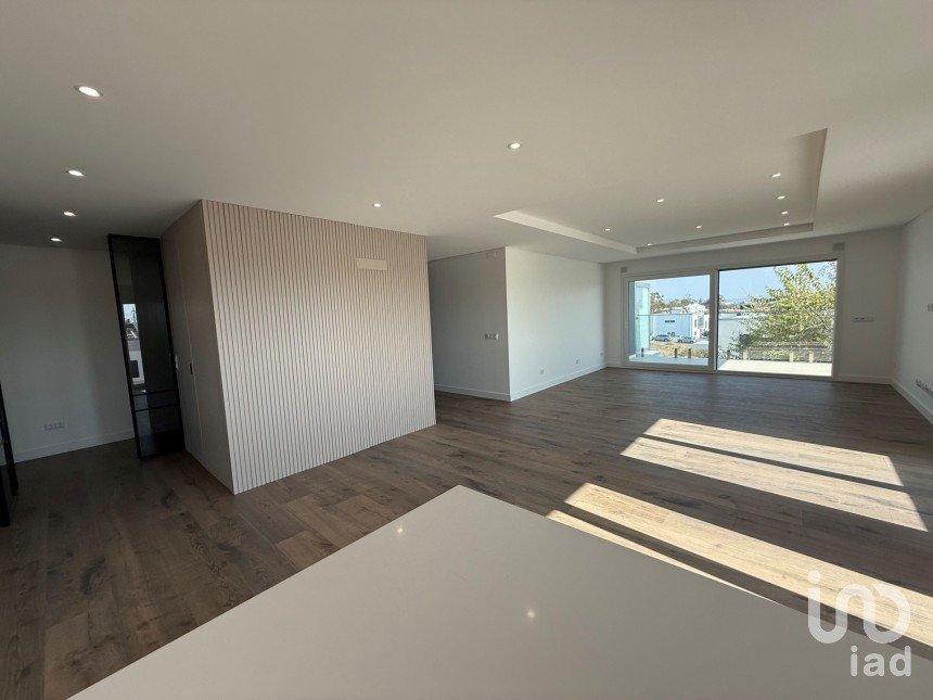 Apartamento T3 em Laranjeiro e Feijó de 159 m²