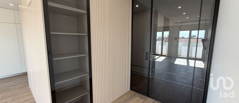 Apartamento T3 em Laranjeiro e Feijó de 159 m²