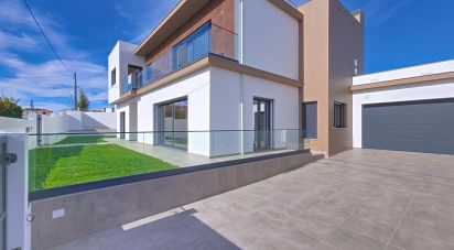 Maison T4 à Silveira de 238 m²
