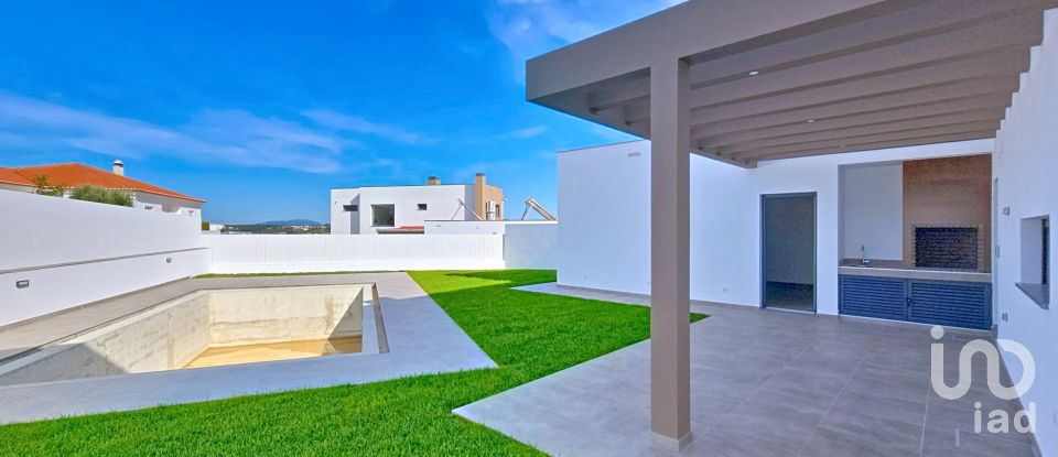 Moradia T4 em Silveira de 238 m²