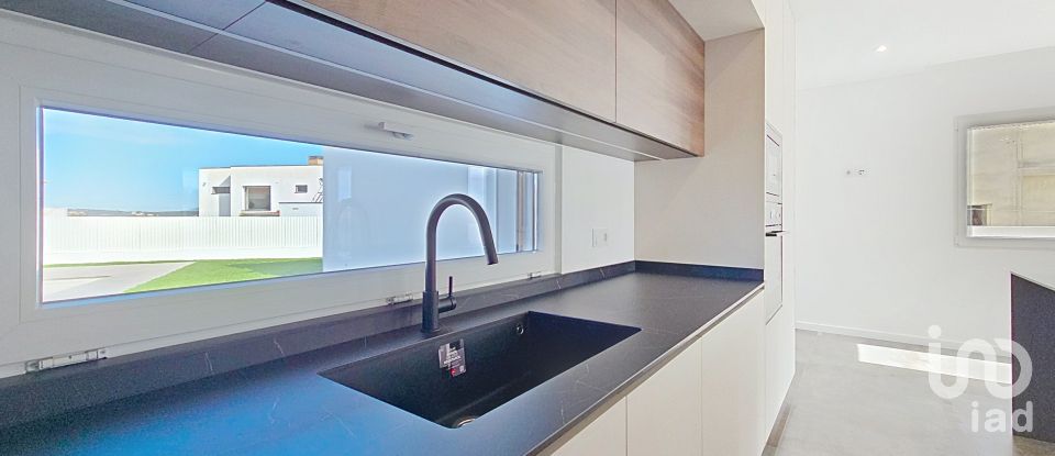 Moradia T4 em Silveira de 238 m²