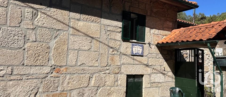 Moradia T4 em Santa Cruz da Trapa e São Cristóvão de Lafões de 126 m²