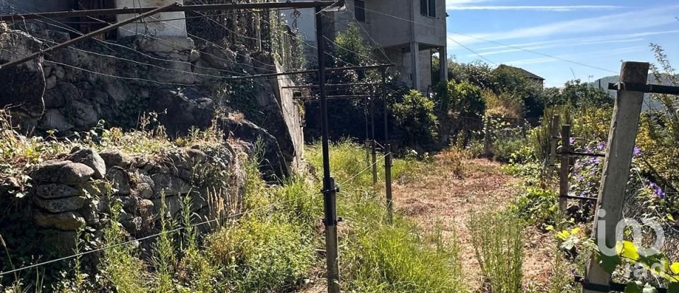 Moradia T4 em Santa Cruz da Trapa e São Cristóvão de Lafões de 126 m²