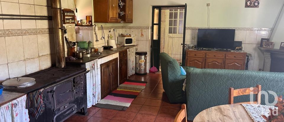 Moradia T4 em Santa Cruz da Trapa e São Cristóvão de Lafões de 126 m²