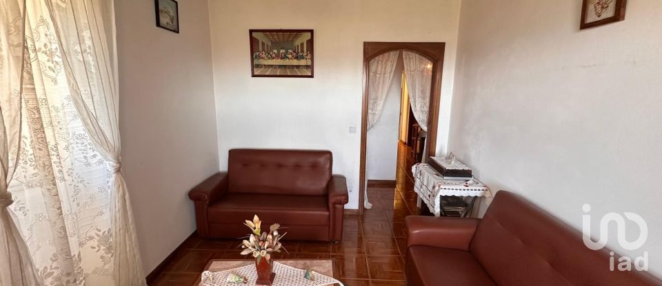 Moradia T4 em Santa Cruz da Trapa e São Cristóvão de Lafões de 126 m²