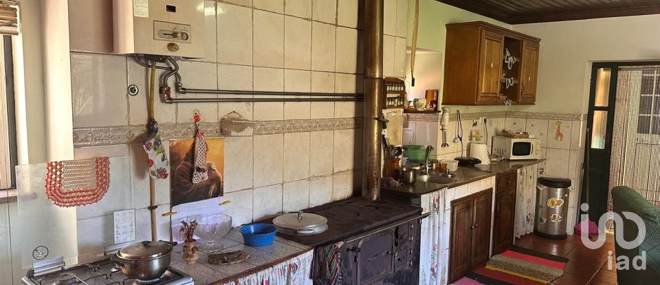 Moradia T4 em Santa Cruz da Trapa e São Cristóvão de Lafões de 126 m²