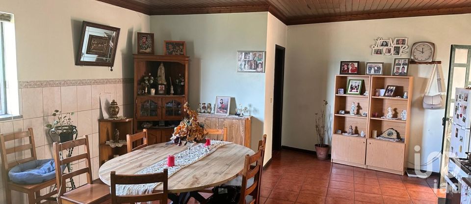 Moradia T4 em Santa Cruz da Trapa e São Cristóvão de Lafões de 126 m²