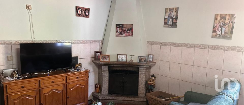 Moradia T4 em Santa Cruz da Trapa e São Cristóvão de Lafões de 126 m²