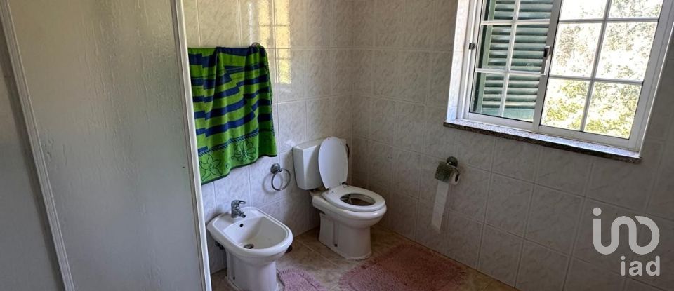 Moradia T4 em Santa Cruz da Trapa e São Cristóvão de Lafões de 126 m²