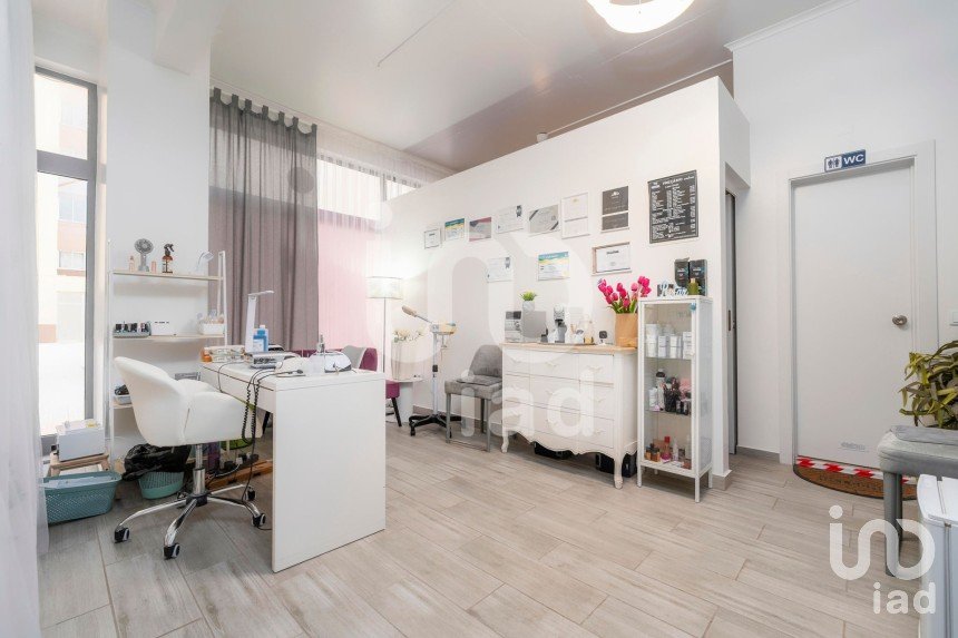 Shop / premises commercial in Faro (Sé e São Pedro) of 35 m²