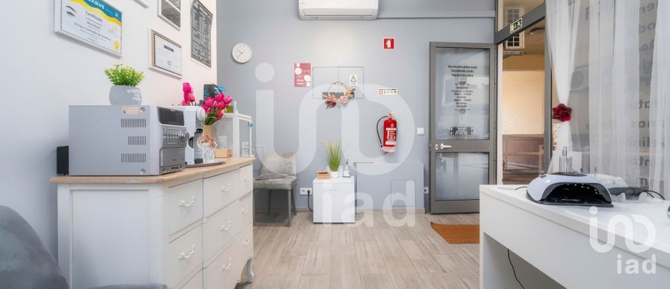 Shop / premises commercial in Faro (Sé e São Pedro) of 35 m²