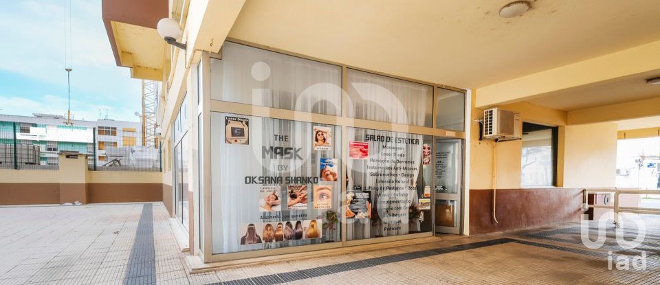 Shop / premises commercial in Faro (Sé e São Pedro) of 35 m²