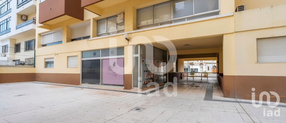 Shop / premises commercial in Faro (Sé e São Pedro) of 35 m²