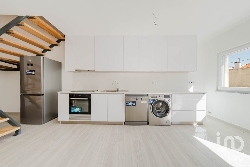 Moradia T2 em Ferrel de 142 m²