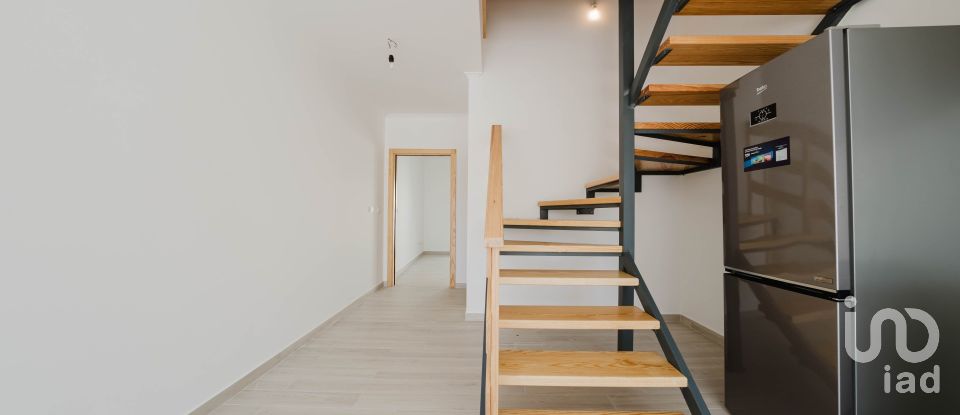 Moradia T2 em Ferrel de 142 m²