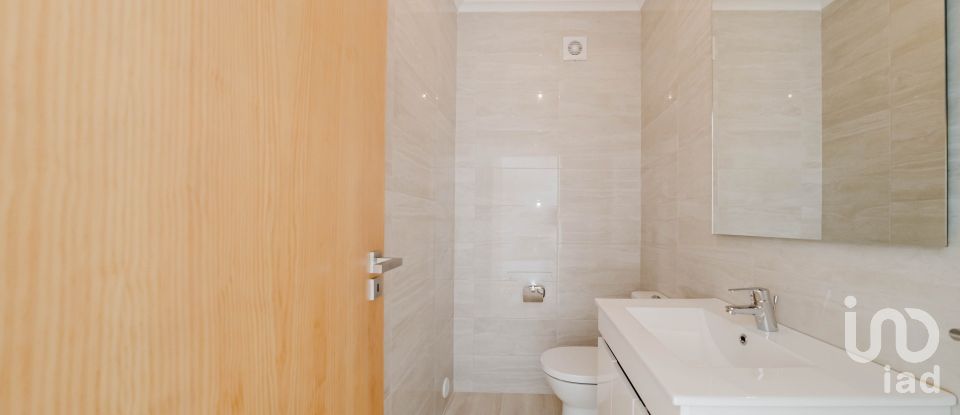 Moradia T2 em Ferrel de 142 m²