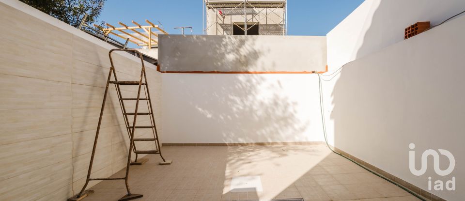 Moradia T2 em Ferrel de 142 m²