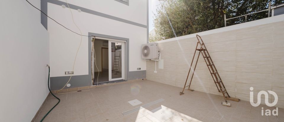 Moradia T2 em Ferrel de 142 m²