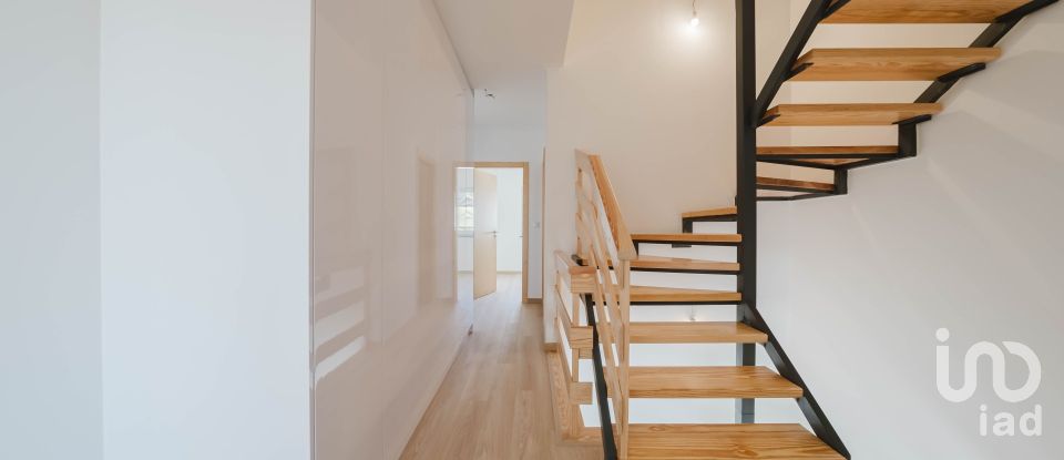 Moradia T2 em Ferrel de 142 m²