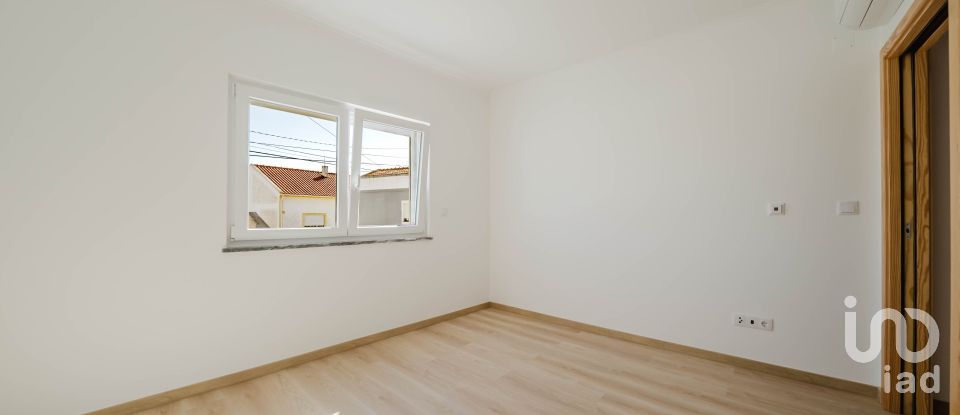 Moradia T2 em Ferrel de 142 m²