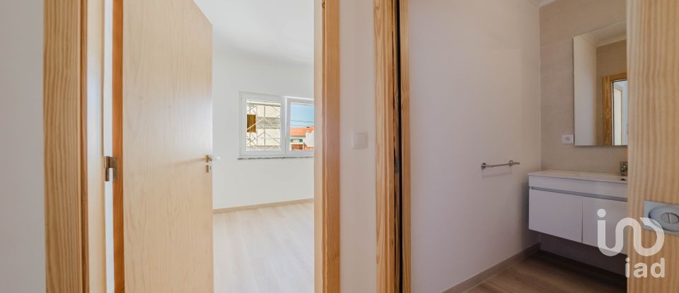 Moradia T2 em Ferrel de 142 m²