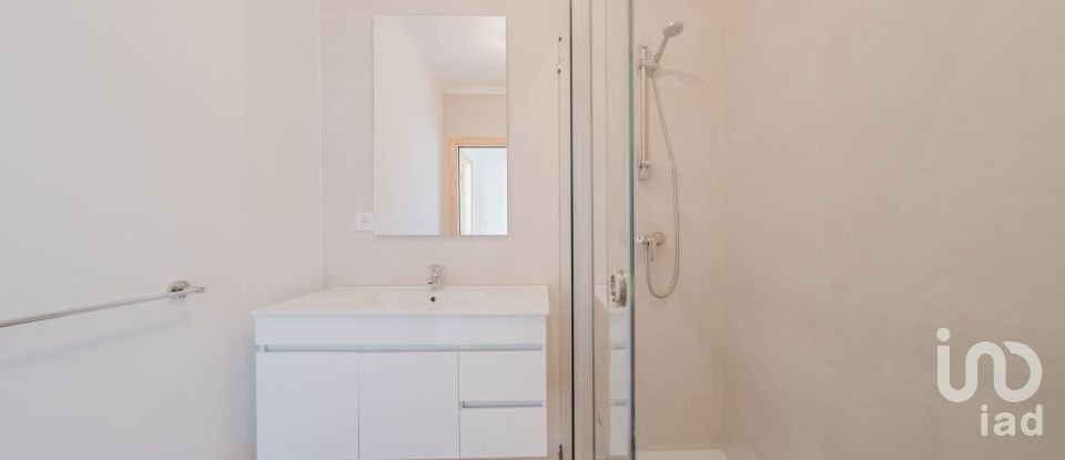 Moradia T2 em Ferrel de 142 m²