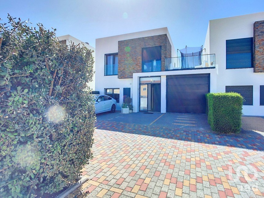 Moradia T3 em A dos Cunhados e Maceira de 166 m²