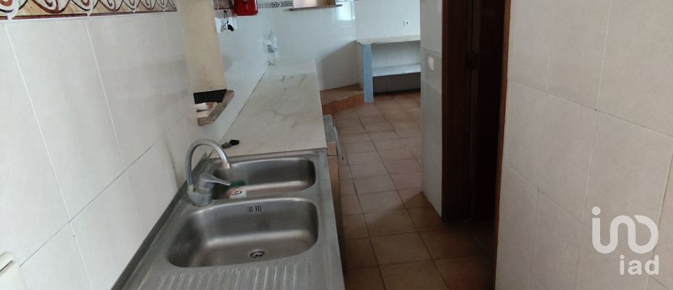 Boutique/Local commercial à Benavila e Valongo de 141 m²