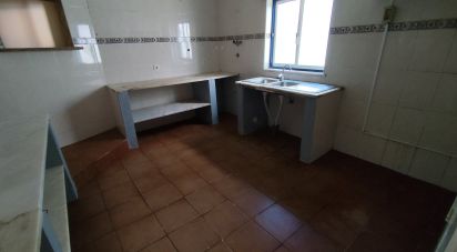 Boutique/Local commercial à Benavila e Valongo de 141 m²