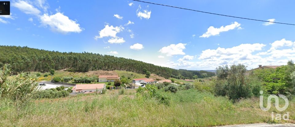 Terreno urbano em Rio Maior de 962 m²