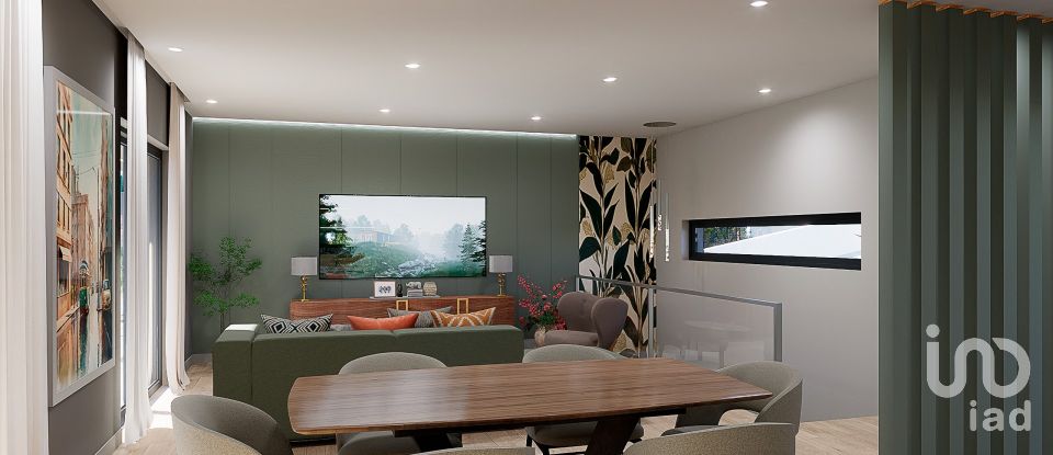 Terreno urbano em Rio Maior de 962 m²