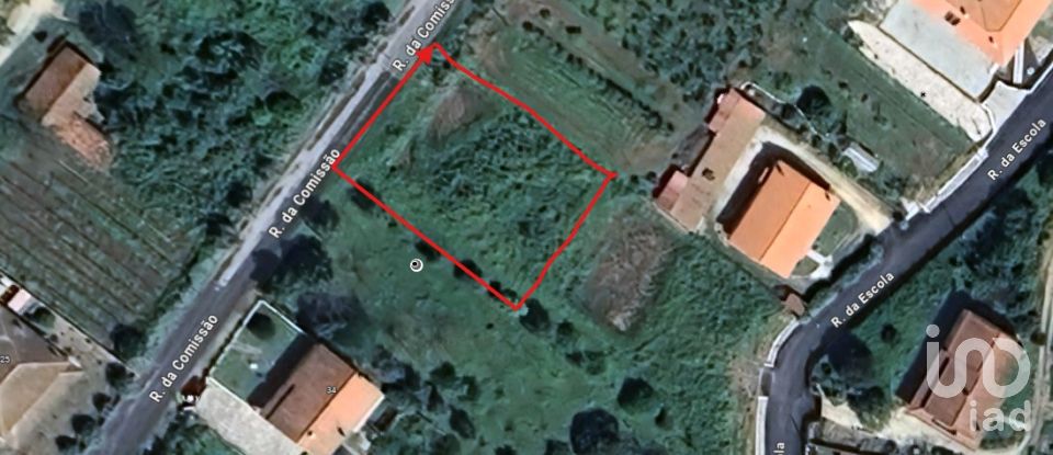 Terreno urbano em Rio Maior de 962 m²