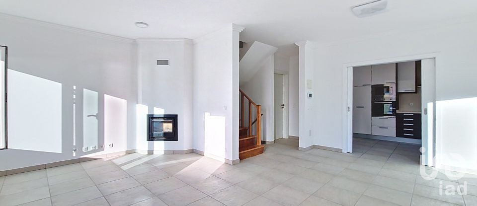 Maison T3 à Ericeira de 219 m²