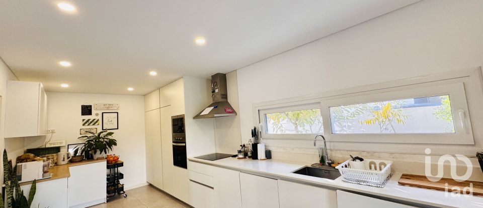 Moradia T3 em Fernão Ferro de 170 m²