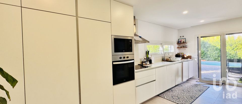 Moradia T3 em Fernão Ferro de 170 m²