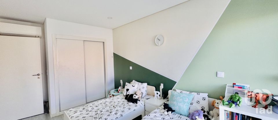 Moradia T3 em Fernão Ferro de 170 m²